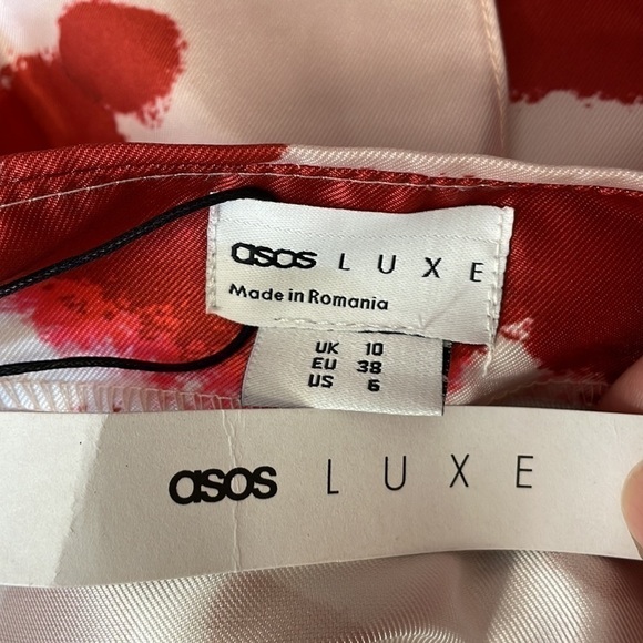 NWT. ASOS LUXE 6 Satin Bow Back Mini Skirt in Pink Animal Print. - Picture 3 of 9